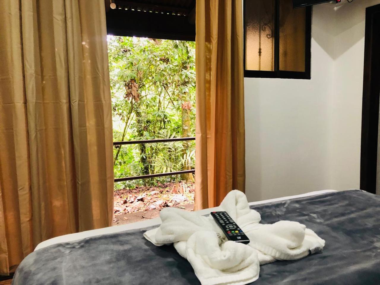 Avita Lodge Quesada  Dış mekan fotoğraf