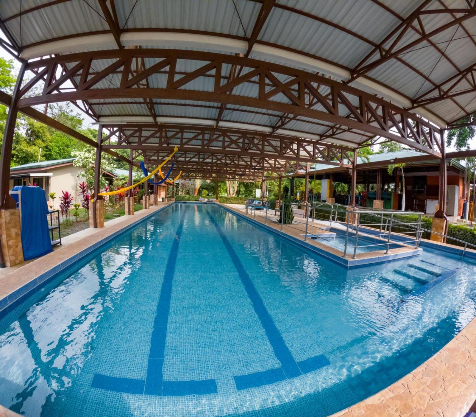 Avita Lodge Quesada  Dış mekan fotoğraf