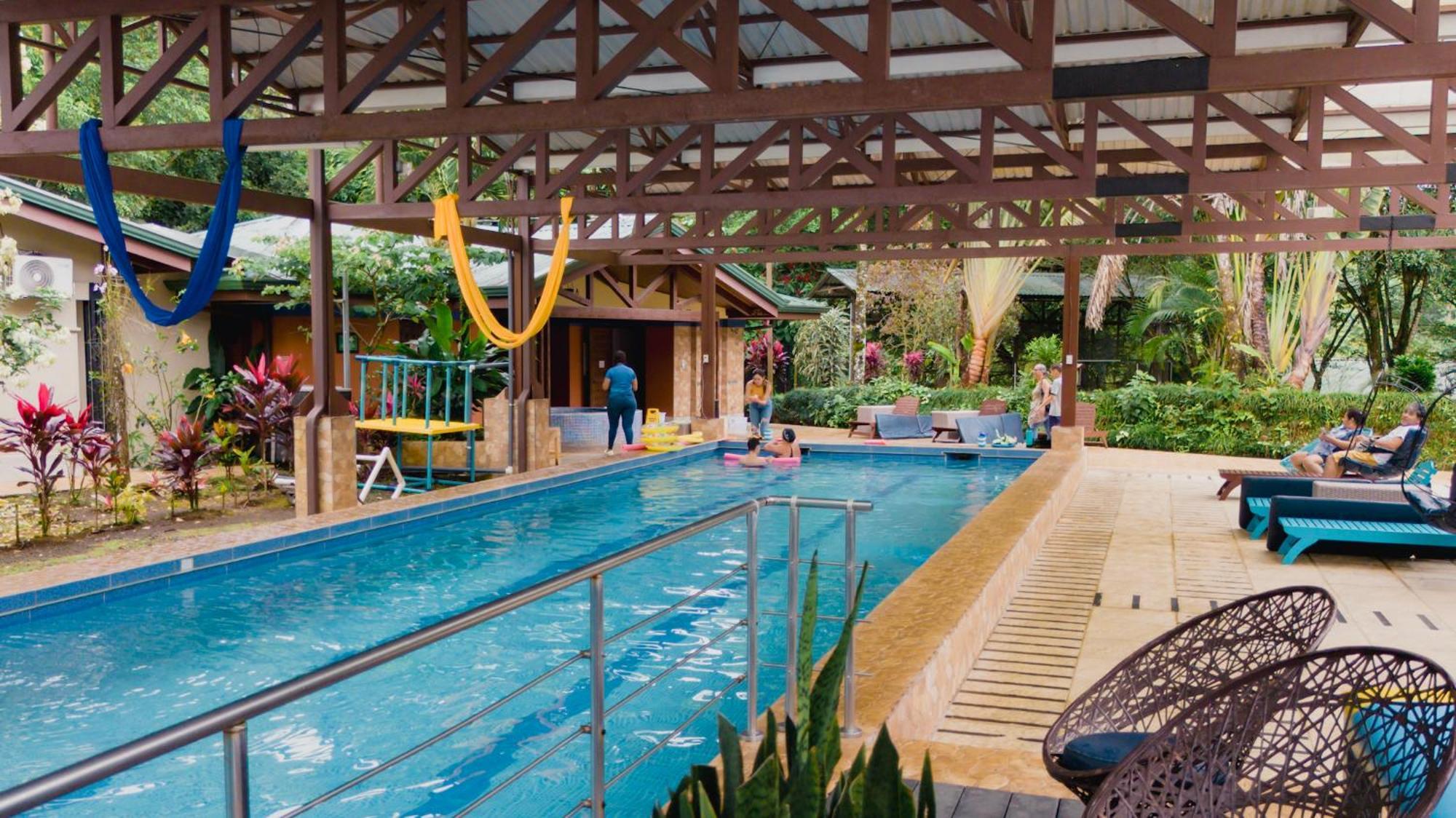 Avita Lodge Quesada  Dış mekan fotoğraf